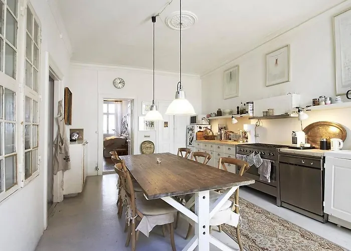 Balkon Med Udsigt Midt I Kobenhavn