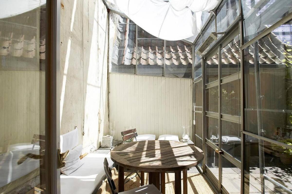 Balkon Med Udsigt Midt I Apartment